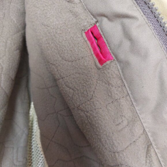 Burton Olive Green Two Toned Snowboard / Ski Snow Jacket Size Small - Picture 13 of 16